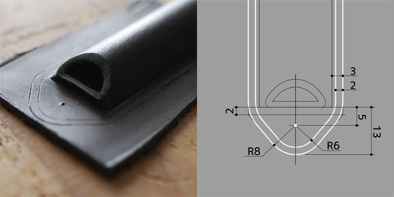 外形と縫い穴の位置を革に直接製図