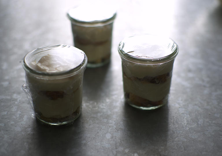 ラップを被せてある容器